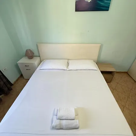 Διαμέρισμα Leo Apts *