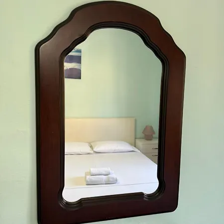 Leo Apts Appartement Tirana