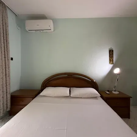 Leo Apts Appartement Tirana