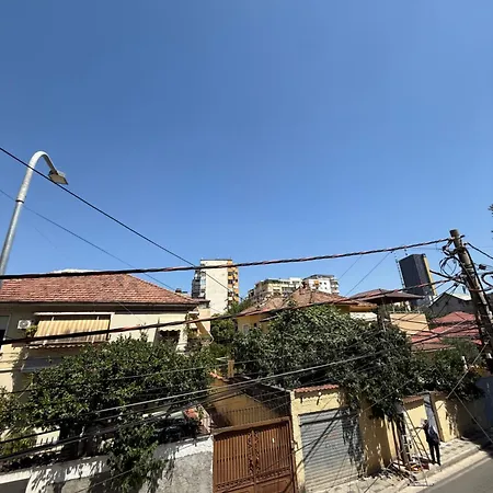 Apartment Leo Apts *