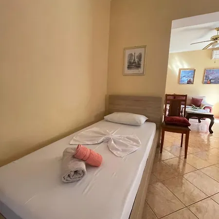 Apartamento Leo Apts *