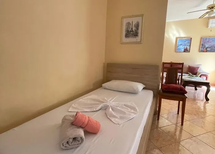 アパート Leo Apts *